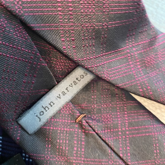 Beautiful bundle of Varvatos narrow new ties never worn. Stunning workmanship. - Picture 8 of 12